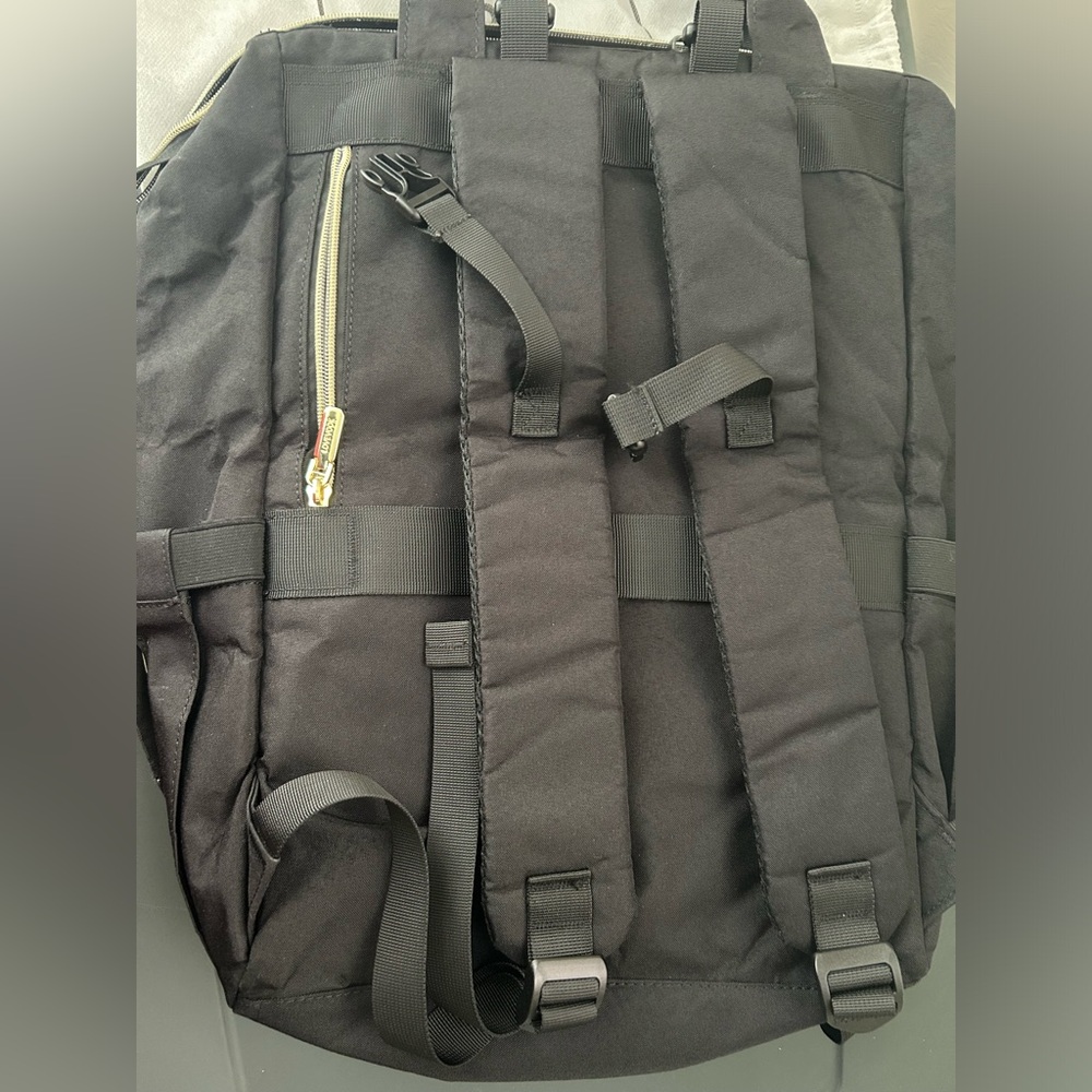 Lovevook Diaper Backpack - Picture 3 of 3